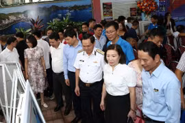Hội Nhà báo TP Hải Phòng trưng bày ảnh "Hải Phòng với Trường Sa - Trường Sa với Hải Phòng"