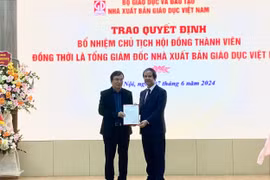 Trao quyết định bổ nhiệm ông Nguyễn Tiến Thanh giữ chức Chủ tịch HĐTV, Tổng Giám đốc Nhà xuất bản Giáo dục Việt Nam