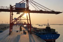 Xuất khẩu của Trung Quốc tăng vọt trước căng thẳng thương mại với Mỹ