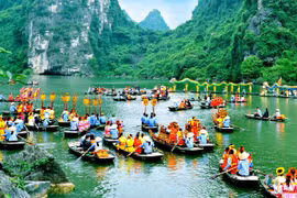 Ninh Bình: Bùng nổ lượng khách quốc tế, doanh thu du lịch tăng mạnh