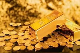 Nhà đầu tư bán tháo, giá vàng xuống dưới 60 triệu đồng/lượng