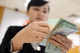 Bộ Chính trị đang xem xét chính sách tiền lương mới để thực hiện từ 1/7