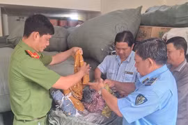 An Giang: Thông qua đường dây nóng, phát hiện gần 40.000 sản phẩm quần áo không rõ nguồn gốc