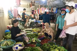 Thị trường dịp lễ 30/4 - 1/5: Giá thực phẩm ổn định, sức mua giảm