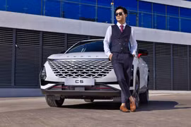 “Tân binh” Omoda C5 gia nhập cuộc đua kích cầu cuối năm