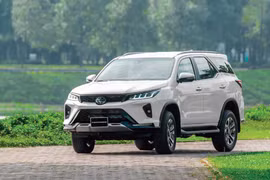 Bảng giá Toyota tháng 12/2024: Thêm phiên bản Fortuner, loạt mẫu xe ưu đãi lệ phí trước bạ