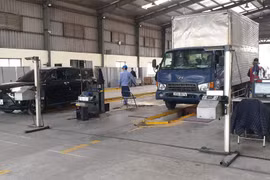 Đèn phanh ô tô một bên bị hỏng, có được đăng kiểm?