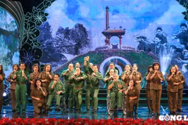 Chương trình 'Hoa tháng Bảy': Bồi đắp thêm tình yêu quê hương, đất nước, niềm tự hào dân tộc