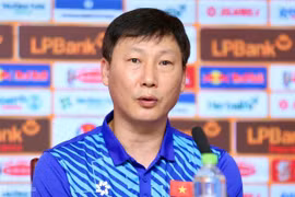 Huấn luyện viên Kim Sang-sik: 'Đội tuyển Việt Nam sẵn sàng đối đầu với Nga'