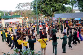 Xuân biên giới - Thắm tình quân dân