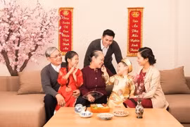 Cư xử nhẹ nhàng với Tết, tại sao không?