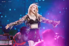 Rosé (BLACKPINK) tiết lộ ca khúc mới, thành lập cộng đồng fan cá nhân