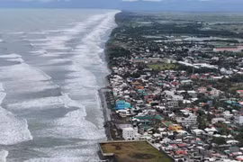 Bão Toraji đổ bộ vào Philippines, gió giật lên tới 180 km/h