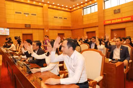 HĐND tỉnh Quảng Ninh khóa XIV thông qua 21 nghị quyết quan trọng