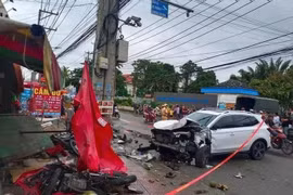 Ô tô "điên" tông hàng loạt xe máy ở Đồng Nai