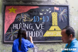 Bảng tin tổ dân phố được thay áo mới, bằng những nét vẽ của người dân Thủ đô