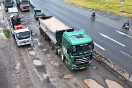 Phương tiện tạm dừng lưu thông trên một đoạn đường Quốc lộ 51
