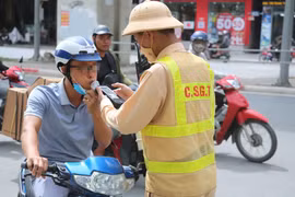 CSGT Hà Nội duy trì kiểm tra nồng độ cồn trong suốt dịp nghỉ lễ 2/9