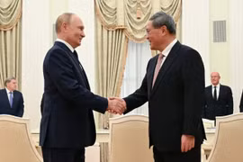 Tổng thống Putin ca ngợi mối quan hệ Nga-Trung trong chuyến thăm của Thủ tướng Lý Cường