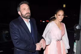 Tuyên bố li hôn, Jennifer Lopez và Ben Affleck vẫn cùng các con dự ngày tựu trường
