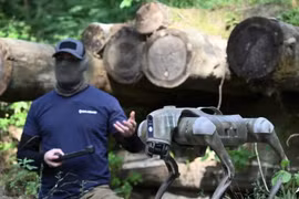 Ukraine sắp triển khai chó robot ra tiền tuyến