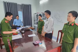 Nguyên Chủ tịch xã ở Kon Tum bị đề nghị xử lý vì ký xác nhận hộ khẩu thường trú sai quy định