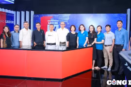 Đoàn công tác Hội Nhà báo Indonesia tham quan mô hình hoạt động của Báo Lao Động