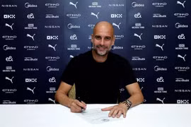 HLV Guardiola gia hạn hợp đồng với Man City