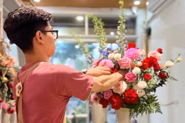 Hoa tươi tăng giá mạnh trong Ngày Nhà giáo Việt Nam 20/11