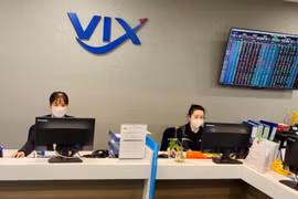 Chứng khoán VIX dòng tiền âm 4.400 tỷ, báo lãi lớn nhưng quá nửa chưa thu được tiền