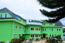 Dược Lâm Đồng (LDP) lỗ lũy kế 55 tỷ, bị UBCKNN phạt vì không công bố thông tin
