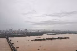 Lũ dâng cao, Hà Nội sẵn sàng phương án sơ tán dân diện rộng