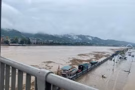 Lũ trên sông Hồng đoạn qua Lào Cai đang tiếp tục giảm xuống