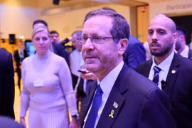 Thụy Sĩ nói Tổng thống Israel bị khiếu nại hình sự tại Davos
