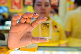 Giá vàng hôm nay 23/8/2024 đảo chiều giảm, tâm lý thận trọng bao trùm