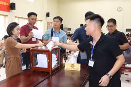Hà Nội yêu cầu xử lý dứt điểm vụ 3 mỏ cát trúng đấu giá cao bất thường trong tháng 8