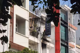 Cháy lớn nhà trọ 20 phòng ở TP HCM, 2 người tử vong