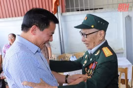 Bí thư Tỉnh ủy Thanh Hóa thăm, tri ân chiến sĩ, thanh niên xung phong tham gia chiến dịch Điện Biên Phủ