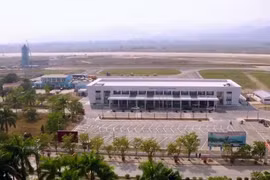 Thời tiết mù khô, khói bụi ảnh hưởng đến hoạt động bay tại sân bay Điện Biên