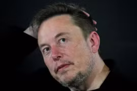 Elon Musk dự báo AI sẽ 'thông minh' hơn con người vào năm tới