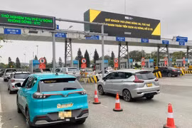 Triển khai thu phí không dừng: Giải pháp bớt áp lực giao thông dịp lễ 30/4 - 1/5