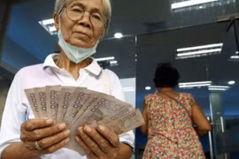 Thấy gì ở kế hoạch phát tiền mặt cho người dân của Thái Lan?