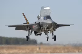So sánh 2 'siêu tiêm kích' F-35B và F-35A mà Singapore vừa đặt mua