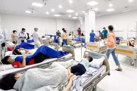 Liên tiếp các vụ ngộ độc thực phẩm quy mô lớn: Ngăn chặn hiệu quả bằng cách nào?