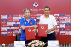 HLV Mai Đức Chung tiếp tục dẫn dắt đội tuyển bóng đá nữ Việt Nam