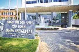 Hoàng Anh Gia Lai (HAG) vừa bán tài sản, nay lại chuyển nợ công ty con thành cổ phần