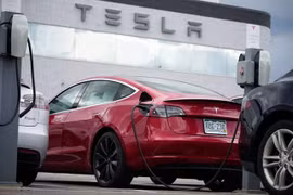 Cơ quan chính quyền Mỹ điều tra hệ thống tự lái của Tesla