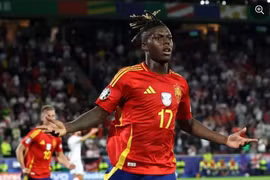 Nico Williams lập thành tích độc nhất vô nhị tại EURO