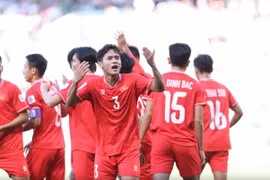 ĐT Việt Nam rơi khỏi top 100 FIFA, mất ngôi số 1 Đông Nam Á vào tay Thái Lan