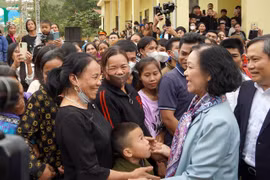 Thường trực Ban Bí thư thăm và chúc Tết cán bộ, nhân dân vùng biên giới Quảng Bình
